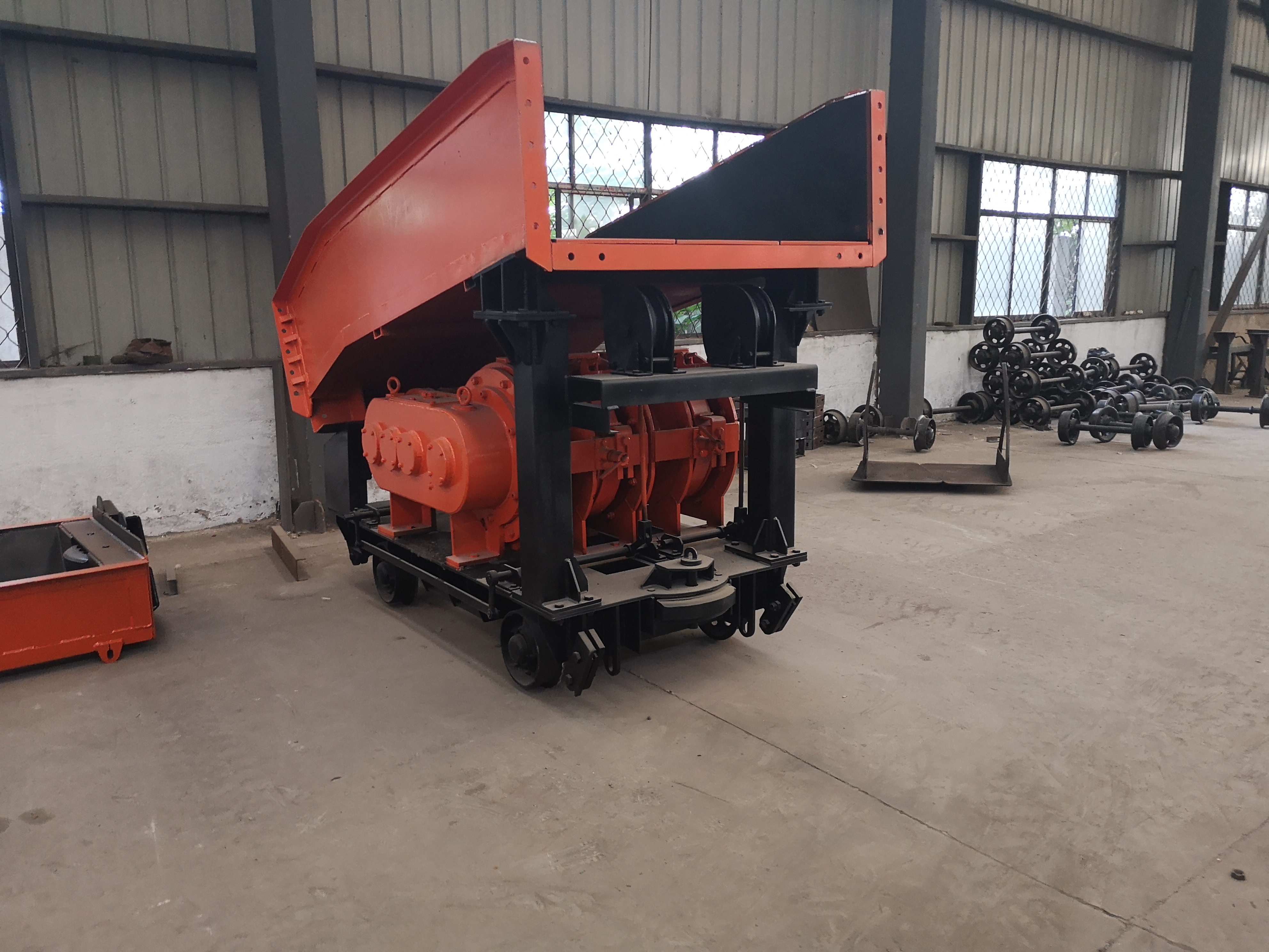 匠心打造，賦能礦山掘進(jìn)！客戶(hù)定制耙斗裝巖機(jī)順利完工待交付